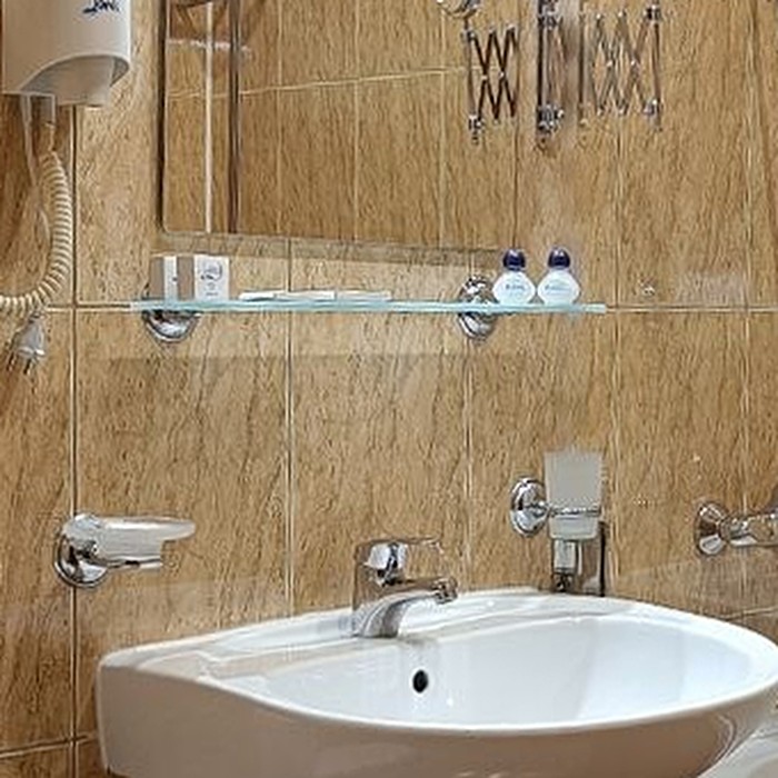 Умывальник в номере Standard Single